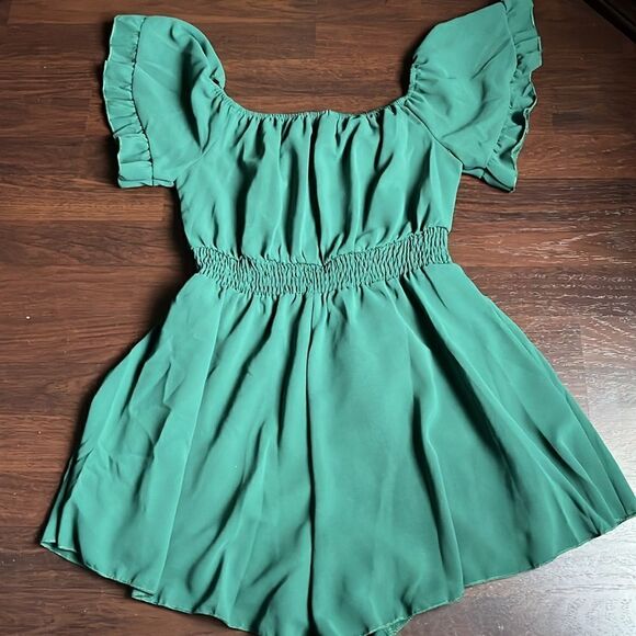 Green romper  - Picture 3 of 3